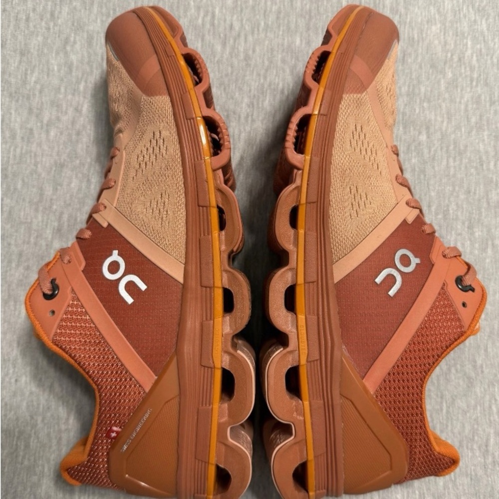 On Running Women’s Orange and Peach Athletic Shoes - Picture 5 of 9